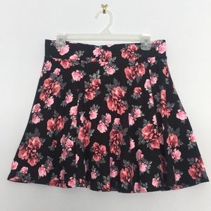 NWOT Floral Skirt